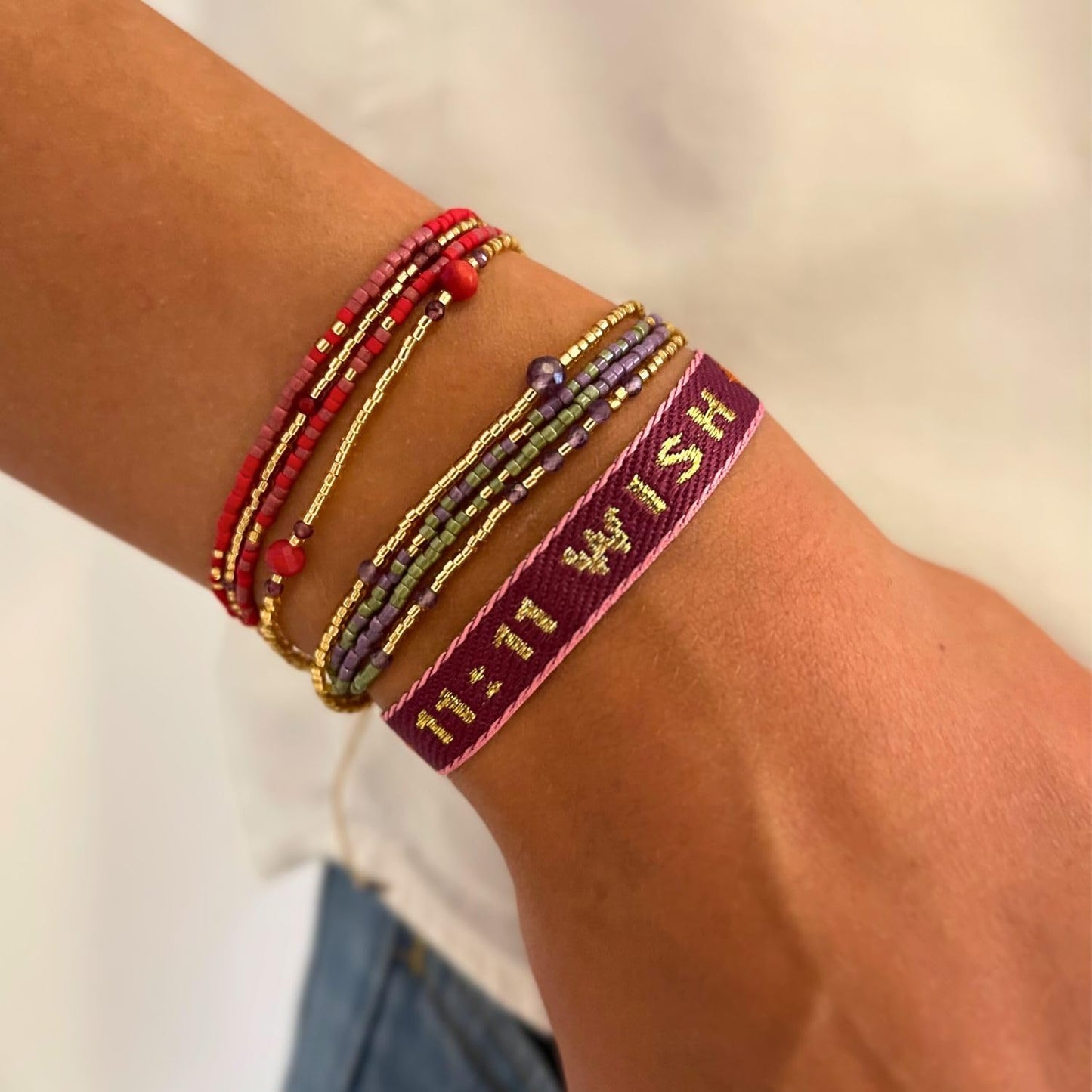 happymaker ladies pearl bracelet with genuine gemstones, amethyst and red jasper