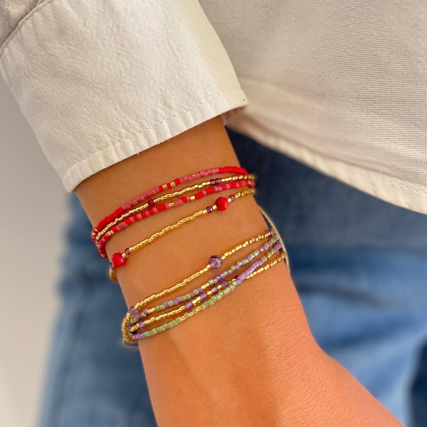 happymaker ladies pearl bracelet with genuine gemstones, amethyst and red jasper