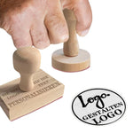 Personalisierter Gummistempel mit Holzgriff (Logo und Namen) für Privat & Unternehmen